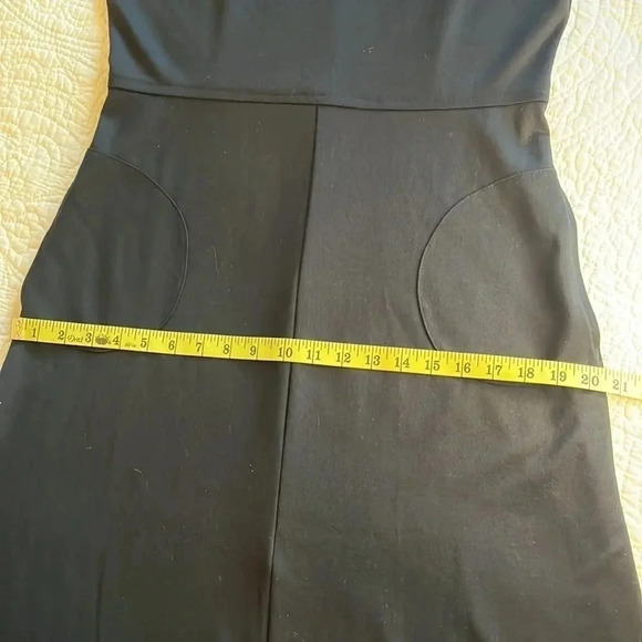 Talbots Stretchy Knit Dress Women’s Size 8 Solid Black Pockets Fit and Flare - Picture 9 of 17